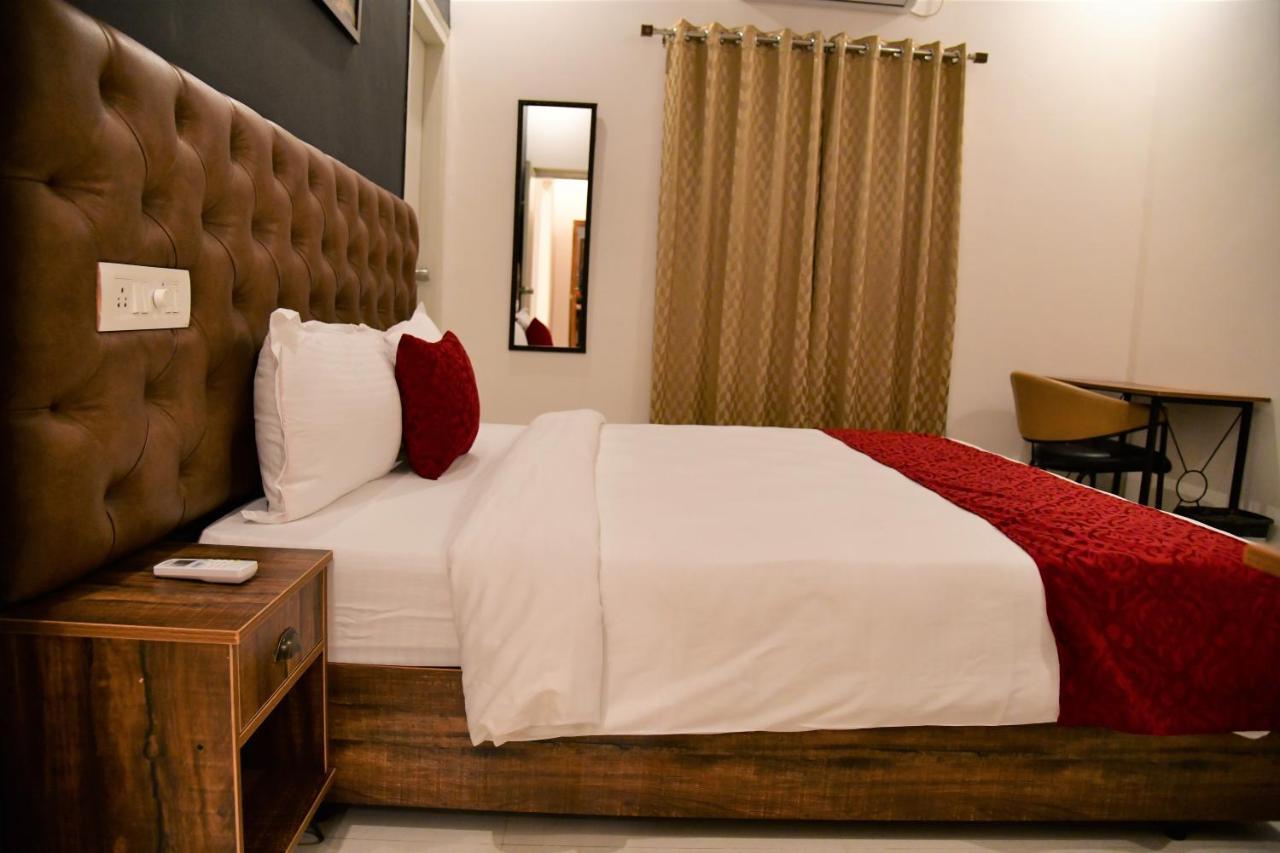 Xcel Luxury Hotel Apartments-Home Living Redefined Mysore Exterior foto
